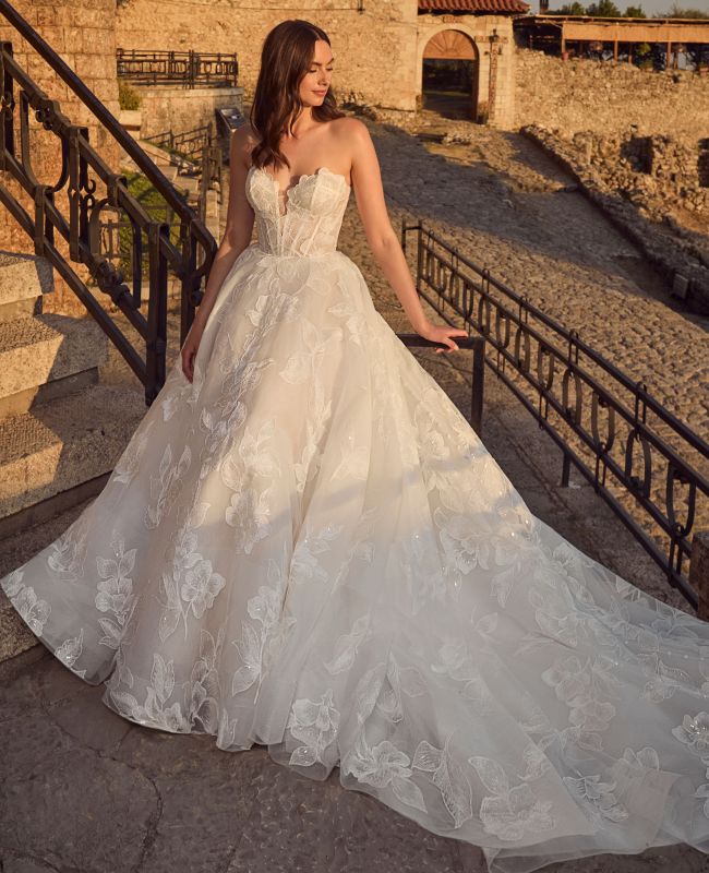 Calla Blanche Size 10 125101 Dalia Ivory/Light Nude Gown – Bridal