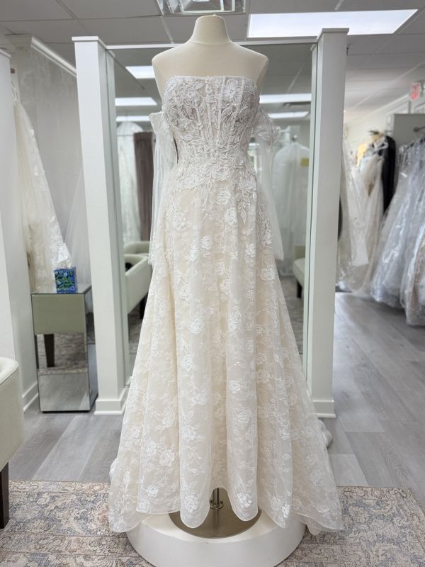 Size 6 Martin Thornburg 24146 Ivory/Almond Gown