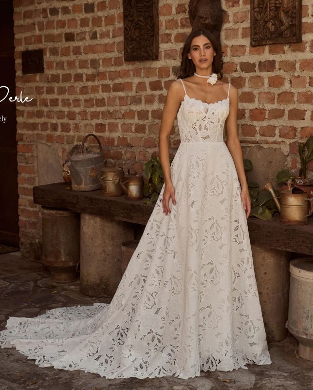 La Perle Size 10 LP2444 Emely Ivory/Ivory Gown - Ivory/Ivory / 10 La Perle Size 10 LP2444 Emely Ivory/Ivory Gown - Ivory/Ivory / 10