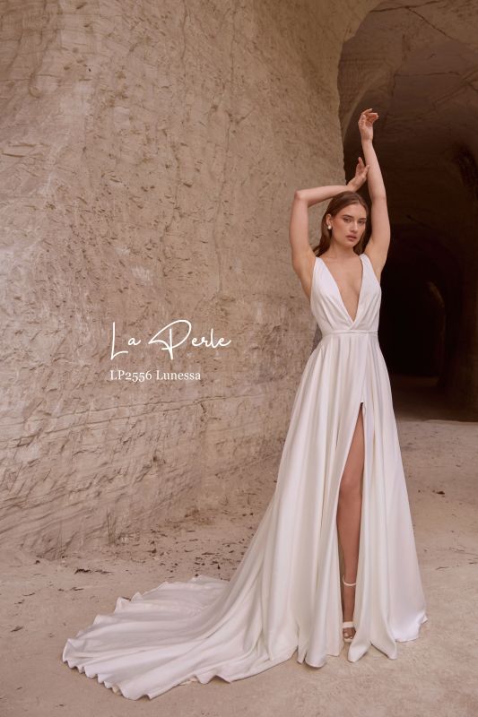 Size 8 La Perle LP2556 Lunessa Ivory Gown – Bridal Sense