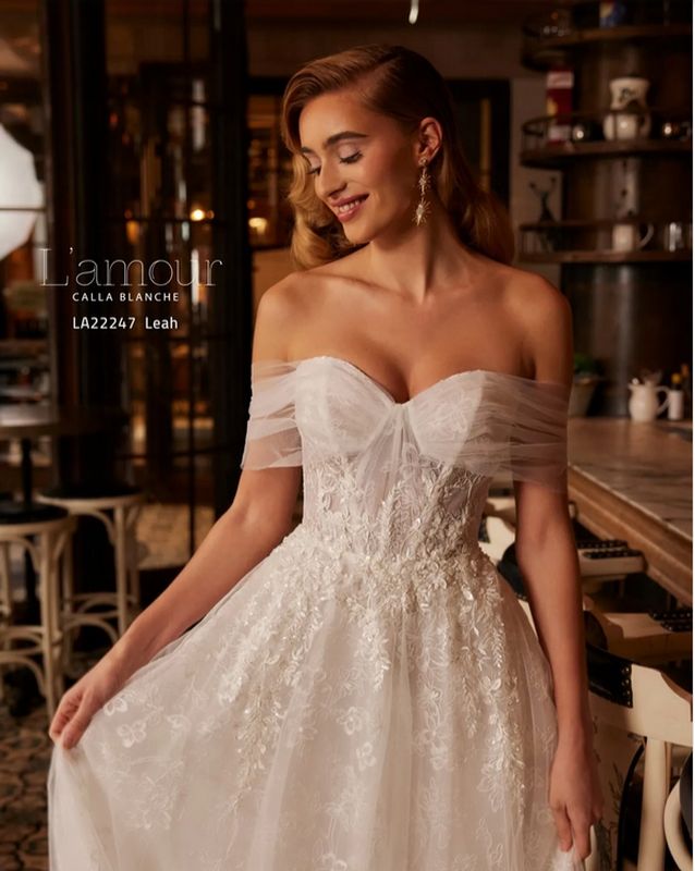L'amour Size 16 LA22247 Leah Ivory Gown - Ivory / 16