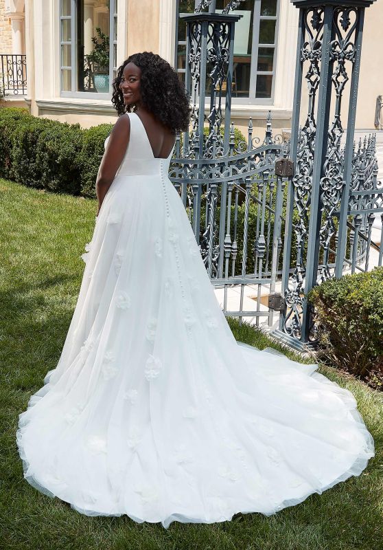 Size 18W Mori Lee 3411 Ivory Gown Size 18W Mori Lee 3411 Ivory Gown