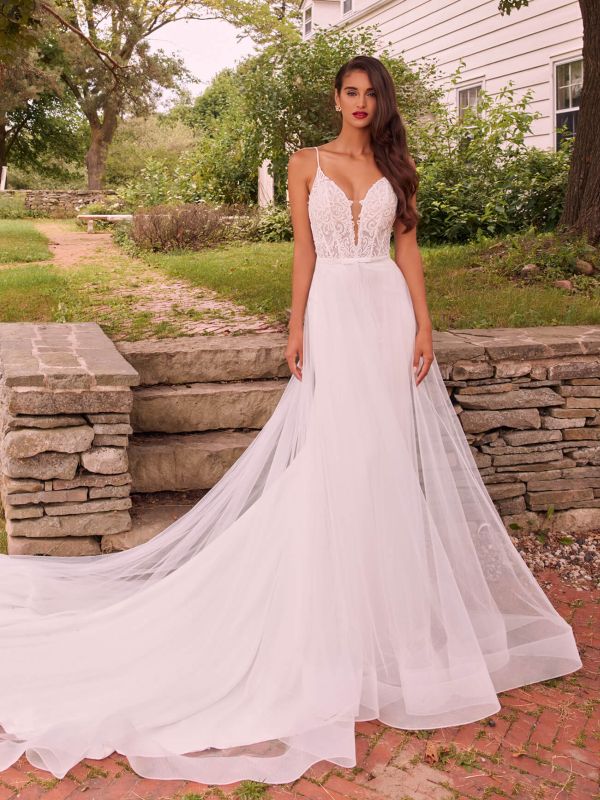 Size 12 L'amour LA22117SK Ivory Detachable Train Bridal Sense Size 12 L'amour LA22117SK Ivory Detachable Train Bridal Sense
