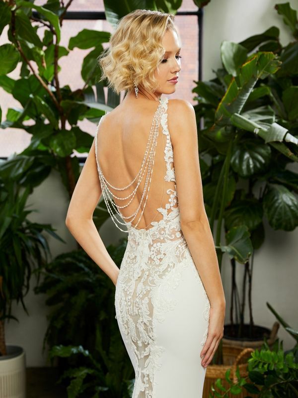 Ivory Mermaid Backless V-neck Lace Wedding Dresses MW828 | Musebridals