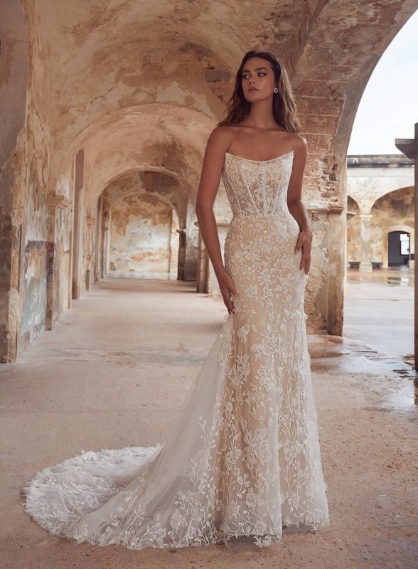 calla blanche wedding dress Size 10 124125 Bryony Ivory Gown brides can style her in multiple ways depending on their preferences Calla Blanche Size 10 123106