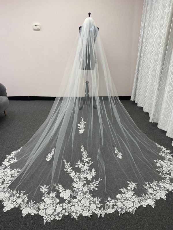 https://bridalsense.com/cdn/shop/products/fc414a95e4fa65992814d11e8acc9d09.jpg?v=1665524124